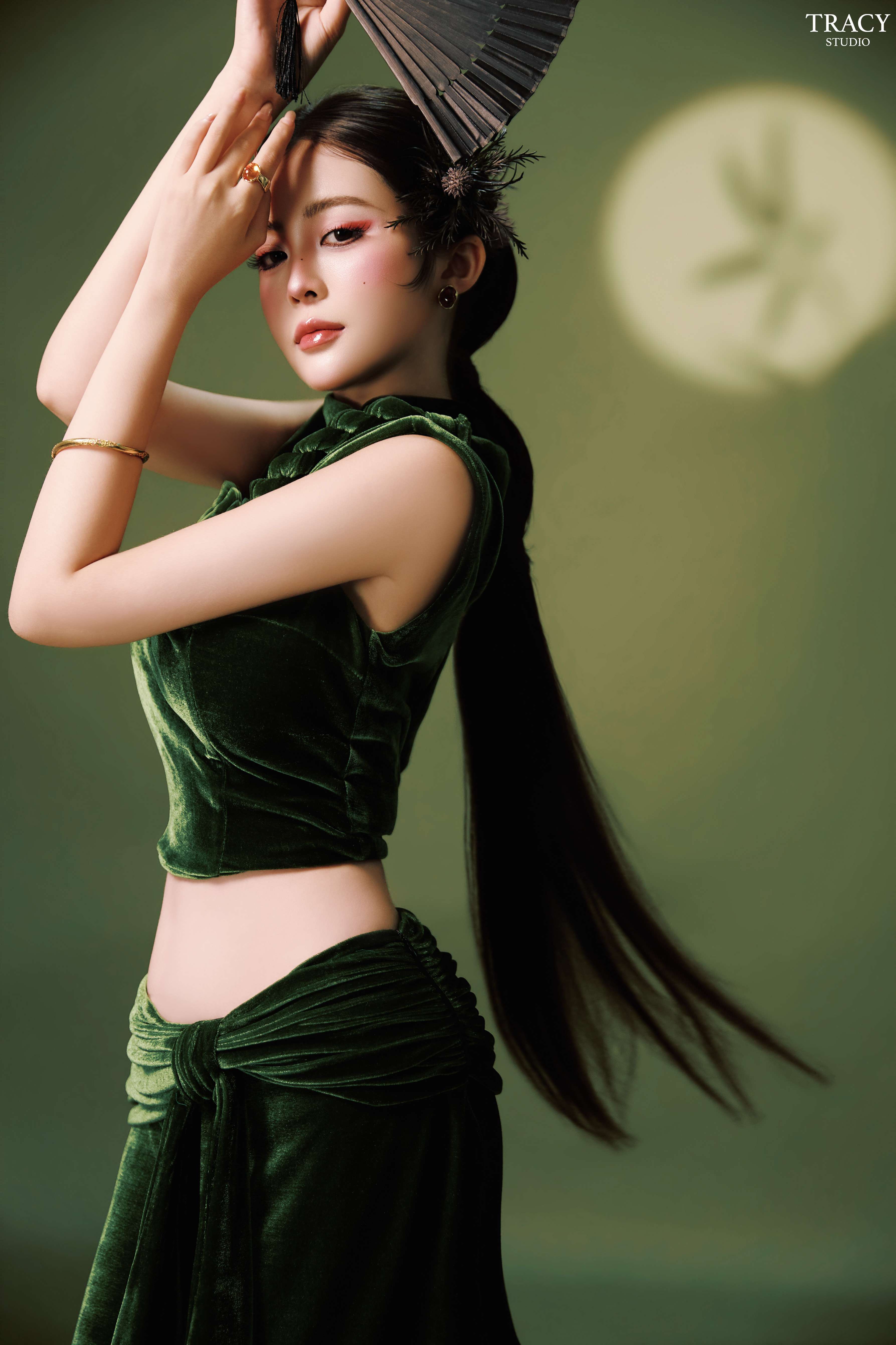 frontend/img/gallery/anh-tet-yem-ao-dai/tracy-studio-chup-concept-trung-thu-thanh-truc (8).jpg